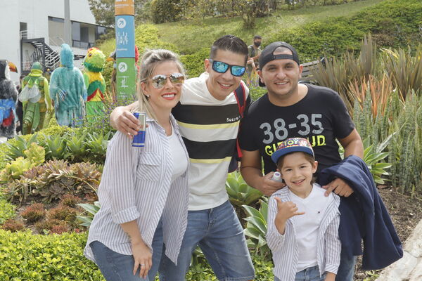 Dia  familia EPM 2021 Rionegro
Dia de la familia EPM 2021 Rionegro
Fecha: 4 Septiembre 2021
Para descargar esta fotografía en alta resolución, haga clic sobre la imagen hasta que la misma se despliegue en la pantalla completa; luego dé clic derecho y elija la opción "guardar imagen como". 
En caso de publicación por cualquier medio, solicitamos acompañarla del crédito: "Foto EPM"
Palabras clave: Dia  familia EPM 2021 Rionegro