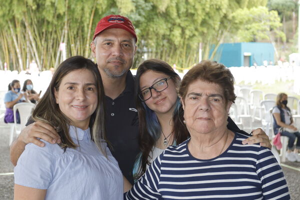 Dia  familia EPM 2021 Rionegro
Dia de la familia EPM 2021 Rionegro
Fecha: 4 Septiembre 2021
Para descargar esta fotografía en alta resolución, haga clic sobre la imagen hasta que la misma se despliegue en la pantalla completa; luego dé clic derecho y elija la opción "guardar imagen como". 
En caso de publicación por cualquier medio, solicitamos acompañarla del crédito: "Foto EPM"
Palabras clave: Dia  familia EPM 2021 Rionegro