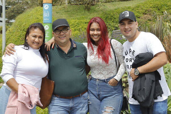 Dia  familia EPM 2021 Rionegro
Dia de la familia EPM 2021 Rionegro
Fecha: 4 Septiembre 2021
Para descargar esta fotografía en alta resolución, haga clic sobre la imagen hasta que la misma se despliegue en la pantalla completa; luego dé clic derecho y elija la opción "guardar imagen como". 
En caso de publicación por cualquier medio, solicitamos acompañarla del crédito: "Foto EPM"
Palabras clave: Dia  familia EPM 2021 Rionegro