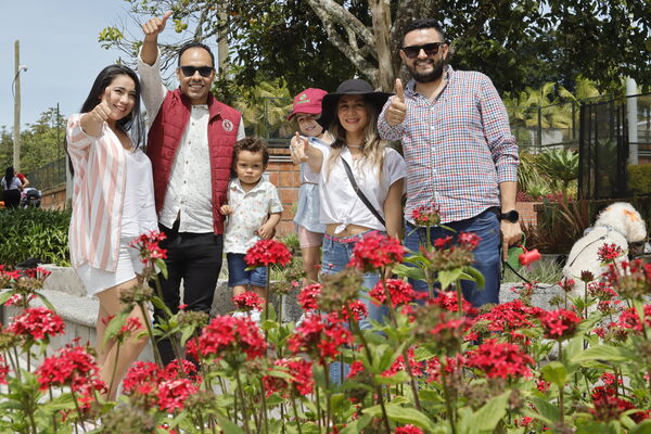 Dia  familia EPM 2021 Rionegro
Dia de la familia EPM 2021 Rionegro
Fecha: 4 Septiembre 2021
Para descargar esta fotografía en alta resolución, haga clic sobre la imagen hasta que la misma se despliegue en la pantalla completa; luego dé clic derecho y elija la opción "guardar imagen como". 
En caso de publicación por cualquier medio, solicitamos acompañarla del crédito: "Foto EPM"
Palabras clave: Dia  familia EPM 2021 Rionegro