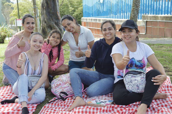 Dia  familia EPM 2021 Rionegro
Dia de la familia EPM 2021 Rionegro
Fecha: 4 Septiembre 2021
Para descargar esta fotografía en alta resolución, haga clic sobre la imagen hasta que la misma se despliegue en la pantalla completa; luego dé clic derecho y elija la opción "guardar imagen como". 
En caso de publicación por cualquier medio, solicitamos acompañarla del crédito: "Foto EPM"
Palabras clave: Dia  familia EPM 2021 Rionegro