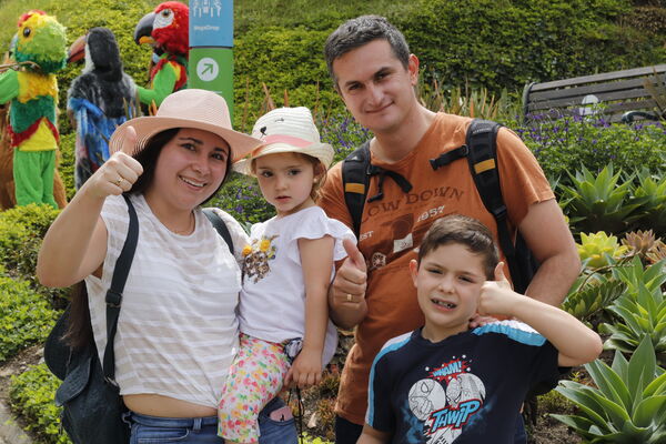 Dia  familia EPM 2021 Rionegro
Dia de la familia EPM 2021 Rionegro
Fecha: 4 Septiembre 2021
Para descargar esta fotografía en alta resolución, haga clic sobre la imagen hasta que la misma se despliegue en la pantalla completa; luego dé clic derecho y elija la opción "guardar imagen como". 
En caso de publicación por cualquier medio, solicitamos acompañarla del crédito: "Foto EPM"
Palabras clave: Dia  familia EPM 2021 Rionegro