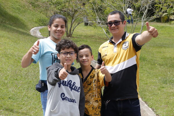 Dia  familia EPM 2021 Rionegro
Dia de la familia EPM 2021 Rionegro
Fecha: 4 Septiembre 2021
Para descargar esta fotografía en alta resolución, haga clic sobre la imagen hasta que la misma se despliegue en la pantalla completa; luego dé clic derecho y elija la opción "guardar imagen como". 
En caso de publicación por cualquier medio, solicitamos acompañarla del crédito: "Foto EPM"
Palabras clave: Dia  familia EPM 2021 Rionegro