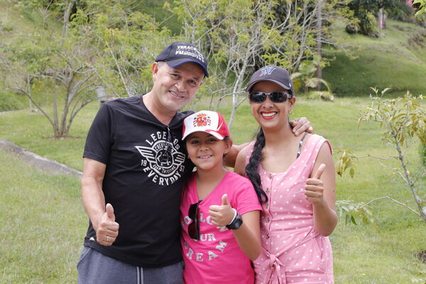 Dia  familia EPM 2021 Rionegro
Dia de la familia EPM 2021 Rionegro
Fecha: 4 Septiembre 2021
Para descargar esta fotografía en alta resolución, haga clic sobre la imagen hasta que la misma se despliegue en la pantalla completa; luego dé clic derecho y elija la opción "guardar imagen como". 
En caso de publicación por cualquier medio, solicitamos acompañarla del crédito: "Foto EPM"
Palabras clave: Dia  familia EPM 2021 Rionegro