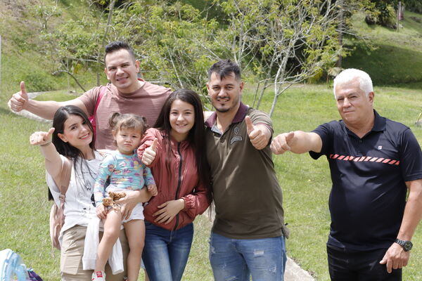 Dia  familia EPM 2021 Rionegro
Dia de la familia EPM 2021 Rionegro
Fecha: 4 Septiembre 2021
Para descargar esta fotografía en alta resolución, haga clic sobre la imagen hasta que la misma se despliegue en la pantalla completa; luego dé clic derecho y elija la opción "guardar imagen como". 
En caso de publicación por cualquier medio, solicitamos acompañarla del crédito: "Foto EPM"
Palabras clave: Dia  familia EPM 2021 Rionegro
