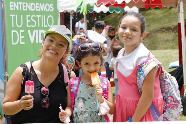 Dia  familia EPM 2021 Rionegro
Dia de la familia EPM 2021 Rionegro
Fecha: 4 Septiembre 2021
Para descargar esta fotografía en alta resolución, haga clic sobre la imagen hasta que la misma se despliegue en la pantalla completa; luego dé clic derecho y elija la opción "guardar imagen como". 
En caso de publicación por cualquier medio, solicitamos acompañarla del crédito: "Foto EPM"
Palabras clave: Dia  familia EPM 2021 Rionegro