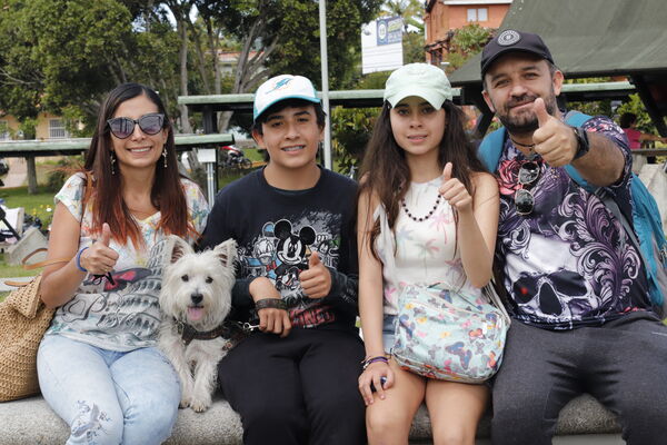 Dia  familia EPM 2021 Rionegro
Dia de la familia EPM 2021 Rionegro
Fecha: 4 Septiembre 2021
Para descargar esta fotografía en alta resolución, haga clic sobre la imagen hasta que la misma se despliegue en la pantalla completa; luego dé clic derecho y elija la opción "guardar imagen como". 
En caso de publicación por cualquier medio, solicitamos acompañarla del crédito: "Foto EPM"
Palabras clave: Dia  familia EPM 2021 Rionegro