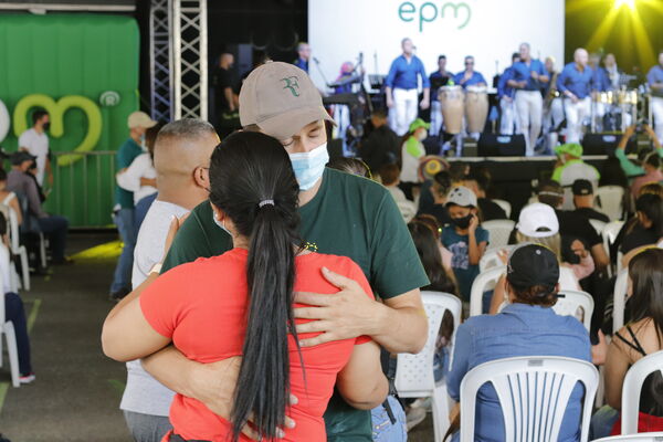 Dia  familia EPM 2021 Rionegro
Dia de la familia EPM 2021 Rionegro
Fecha: 4 Septiembre 2021
Para descargar esta fotografía en alta resolución, haga clic sobre la imagen hasta que la misma se despliegue en la pantalla completa; luego dé clic derecho y elija la opción "guardar imagen como". 
En caso de publicación por cualquier medio, solicitamos acompañarla del crédito: "Foto EPM"
Palabras clave: Dia  familia EPM 2021 Rionegro