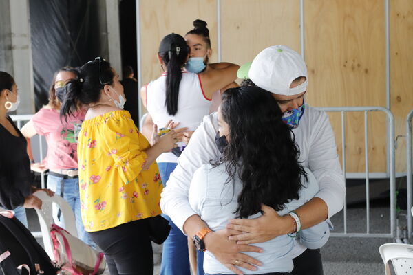 Dia  familia EPM 2021 Rionegro
Dia de la familia EPM 2021 Rionegro
Fecha: 4 Septiembre 2021
Para descargar esta fotografía en alta resolución, haga clic sobre la imagen hasta que la misma se despliegue en la pantalla completa; luego dé clic derecho y elija la opción "guardar imagen como". 
En caso de publicación por cualquier medio, solicitamos acompañarla del crédito: "Foto EPM"
Palabras clave: Dia  familia EPM 2021 Rionegro