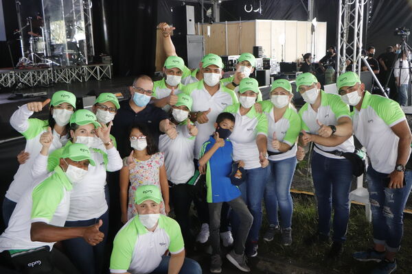 Dia  familia EPM 2021 Rionegro
Dia de la familia EPM 2021 Rionegro
Fecha: 4 Septiembre 2021
Para descargar esta fotografía en alta resolución, haga clic sobre la imagen hasta que la misma se despliegue en la pantalla completa; luego dé clic derecho y elija la opción "guardar imagen como". 
En caso de publicación por cualquier medio, solicitamos acompañarla del crédito: "Foto EPM"
Palabras clave: Dia  familia EPM 2021 Rionegro