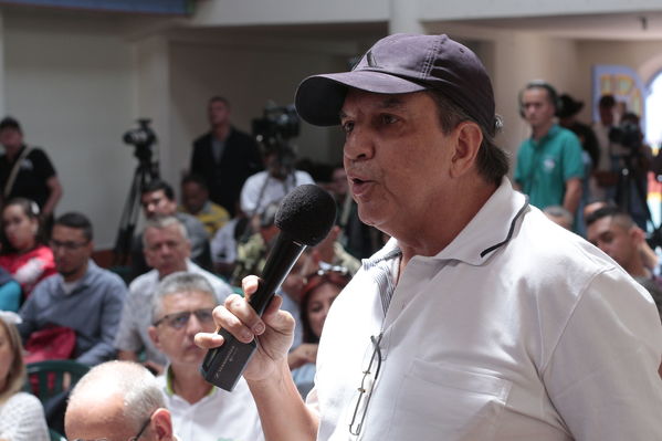 Entrega oficial del Malecón Guatapé
Entrega oficial del Malecón Guatapé
Fecha: Septiembre 5 de 2019. 
Para descargar esta fotografía en alta resolución, haga clic sobre la imagen hasta que la misma se despliegue en la pantalla completa; luego dé clic derecho y elija la opción "guardar imagen como". 
En caso de publicación por cualquier medio, solicitamos acompañarla del crédito: "Foto EPM"
Palabras clave: Entrega oficial del Malecón Guatapé