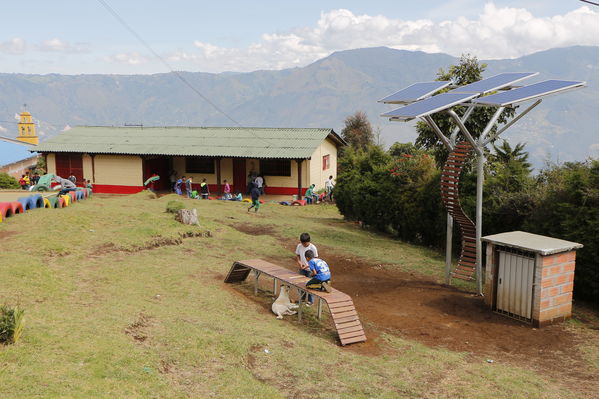 Proyecto Celdas Solares
Proyecto Celdas Solares
Fecha: Septiembre 6 de 2017
Para descargar esta fotografía en alta resolución, haga clic sobre la imagen hasta que la misma se despliegue en la pantalla completa; luego dé clic derecho y elija la opción "guardar imagen como". 
En caso de publicación por cualquier medio, solicitamos acompañarla del crédito: "Foto EPM"
Palabras clave: Proyecto Celdas Solares