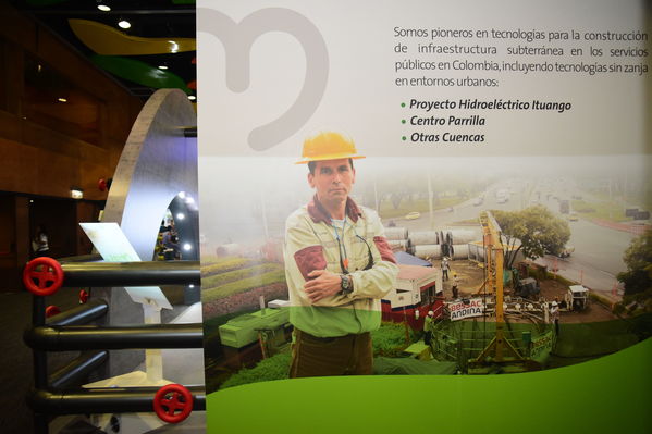 Congreso Mundial tecnología Sin Zanja-Centro Parrilla
Congreso Mundial tecnología Sin Zanja-Centro Parrilla
Fecha: Septiembre 26 de 2017
Para descargar esta fotografía en alta resolución, haga clic sobre la imagen hasta que la misma se despliegue en la pantalla completa; luego dé clic derecho y elija la opción "guardar imagen como". 
En caso de publicación por cualquier medio, solicitamos acompañarla del crédito: "Foto EPM"
Palabras clave: Congreso Mundial tecnología Sin Zanja Centro Parrilla