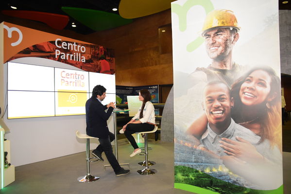 Congreso Mundial tecnología Sin Zanja-Centro Parrilla
Congreso Mundial tecnología Sin Zanja-Centro Parrilla
Fecha: Septiembre 26 de 2017
Para descargar esta fotografía en alta resolución, haga clic sobre la imagen hasta que la misma se despliegue en la pantalla completa; luego dé clic derecho y elija la opción "guardar imagen como". 
En caso de publicación por cualquier medio, solicitamos acompañarla del crédito: "Foto EPM"
Palabras clave: Congreso Mundial tecnología Sin Zanja Centro Parrilla