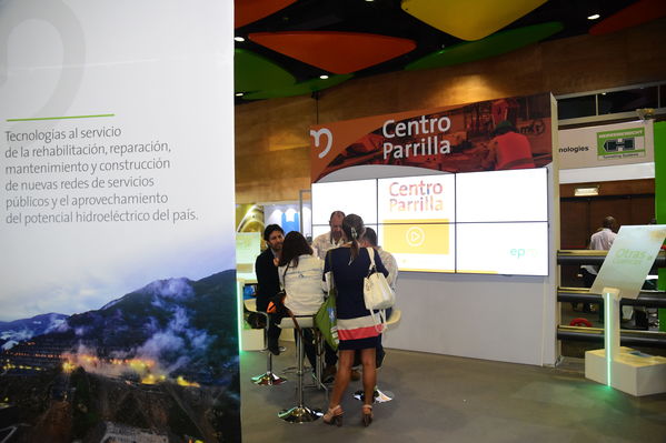 Congreso Mundial tecnología Sin Zanja-Centro Parrilla
Congreso Mundial tecnología Sin Zanja-Centro Parrilla
Fecha: Septiembre 26 de 2017
Para descargar esta fotografía en alta resolución, haga clic sobre la imagen hasta que la misma se despliegue en la pantalla completa; luego dé clic derecho y elija la opción "guardar imagen como". 
En caso de publicación por cualquier medio, solicitamos acompañarla del crédito: "Foto EPM"
Palabras clave: Congreso Mundial tecnología Sin Zanja Centro Parrilla