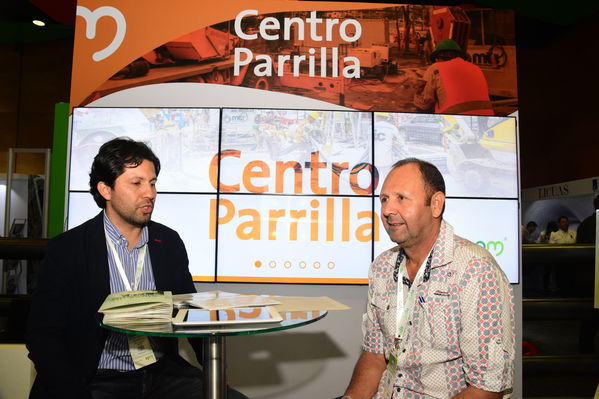 Congreso Mundial tecnología Sin Zanja-Centro Parrilla
Congreso Mundial tecnología Sin Zanja-Centro Parrilla
Fecha: Septiembre 26 de 2017
Para descargar esta fotografía en alta resolución, haga clic sobre la imagen hasta que la misma se despliegue en la pantalla completa; luego dé clic derecho y elija la opción "guardar imagen como". 
En caso de publicación por cualquier medio, solicitamos acompañarla del crédito: "Foto EPM"
Palabras clave: Congreso Mundial tecnología Sin Zanja Centro Parrilla