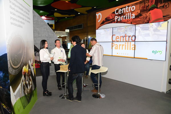 Congreso Mundial tecnología Sin Zanja-Centro Parrilla
Congreso Mundial tecnología Sin Zanja-Centro Parrilla
Fecha: Septiembre 26 de 2017
Para descargar esta fotografía en alta resolución, haga clic sobre la imagen hasta que la misma se despliegue en la pantalla completa; luego dé clic derecho y elija la opción "guardar imagen como". 
En caso de publicación por cualquier medio, solicitamos acompañarla del crédito: "Foto EPM"
Palabras clave: Congreso Mundial tecnología Sin Zanja Centro Parrilla