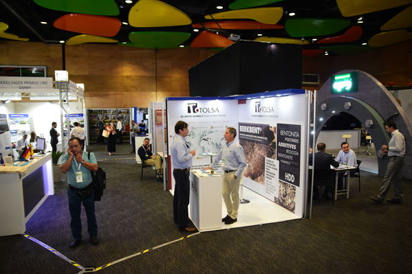 Congreso Mundial tecnología Sin Zanja-Centro Parrilla
Congreso Mundial tecnología Sin Zanja-Centro Parrilla
Fecha: Septiembre 26 de 2017
Para descargar esta fotografía en alta resolución, haga clic sobre la imagen hasta que la misma se despliegue en la pantalla completa; luego dé clic derecho y elija la opción "guardar imagen como". 
En caso de publicación por cualquier medio, solicitamos acompañarla del crédito: "Foto EPM"
Palabras clave: Congreso Mundial tecnología Sin Zanja Centro Parrilla