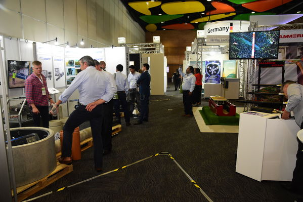 Congreso Mundial tecnología Sin Zanja-Centro Parrilla
Congreso Mundial tecnología Sin Zanja-Centro Parrilla
Fecha: Septiembre 26 de 2017
Para descargar esta fotografía en alta resolución, haga clic sobre la imagen hasta que la misma se despliegue en la pantalla completa; luego dé clic derecho y elija la opción "guardar imagen como". 
En caso de publicación por cualquier medio, solicitamos acompañarla del crédito: "Foto EPM"
Palabras clave: Congreso Mundial tecnología Sin Zanja Centro Parrilla
