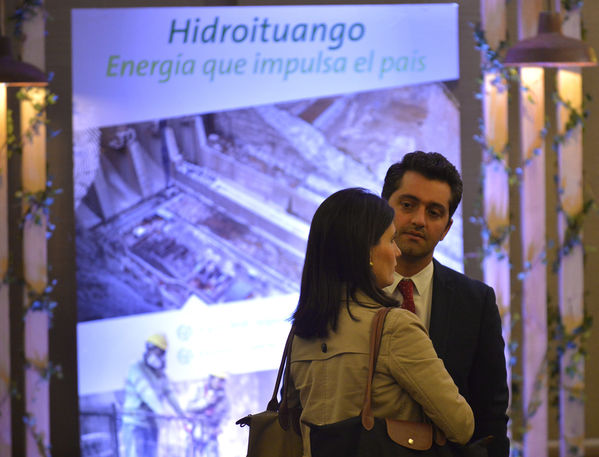 Encuentro de inversionistas 2018
Encuentro de inversionistas 2018
Fecha: Abril 12 de 2018
Para descargar esta fotografía en alta resolución, haga clic sobre la imagen hasta que la misma se despliegue en la pantalla completa; luego dé clic derecho y elija la opción "guardar imagen como". 
En caso de publicación por cualquier medio, solicitamos acompañarla del crédito: "Foto EPM"
Palabras clave: Encuentro inversionistas 2018