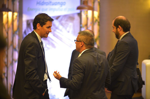 Encuentro de inversionistas 2018
Encuentro de inversionistas 2018
Fecha: Abril 12 de 2018
Para descargar esta fotografía en alta resolución, haga clic sobre la imagen hasta que la misma se despliegue en la pantalla completa; luego dé clic derecho y elija la opción "guardar imagen como". 
En caso de publicación por cualquier medio, solicitamos acompañarla del crédito: "Foto EPM"
Palabras clave: Encuentro inversionistas 2018