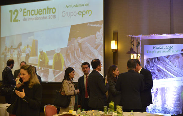 Encuentro de inversionistas 2018
Encuentro de inversionistas 2018
Fecha: Abril 12 de 2018
Para descargar esta fotografía en alta resolución, haga clic sobre la imagen hasta que la misma se despliegue en la pantalla completa; luego dé clic derecho y elija la opción "guardar imagen como". 
En caso de publicación por cualquier medio, solicitamos acompañarla del crédito: "Foto EPM"
Palabras clave: Encuentro inversionistas 2018