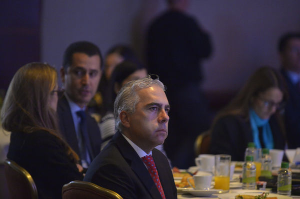 Encuentro de inversionistas 2018
Encuentro de inversionistas 2018
Fecha: Abril 12 de 2018
Para descargar esta fotografía en alta resolución, haga clic sobre la imagen hasta que la misma se despliegue en la pantalla completa; luego dé clic derecho y elija la opción "guardar imagen como". 
En caso de publicación por cualquier medio, solicitamos acompañarla del crédito: "Foto EPM"
Palabras clave: Encuentro inversionistas 2018