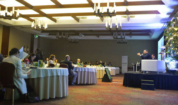 Encuentro de inversionistas 2018
Encuentro de inversionistas 2018
Fecha: Abril 12 de 2018
Para descargar esta fotografía en alta resolución, haga clic sobre la imagen hasta que la misma se despliegue en la pantalla completa; luego dé clic derecho y elija la opción "guardar imagen como". 
En caso de publicación por cualquier medio, solicitamos acompañarla del crédito: "Foto EPM"
Palabras clave: Encuentro inversionistas 2018