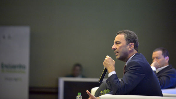 Encuentro de inversionistas 2018
Encuentro de inversionistas 2018
Fecha: Abril 12 de 2018
Para descargar esta fotografía en alta resolución, haga clic sobre la imagen hasta que la misma se despliegue en la pantalla completa; luego dé clic derecho y elija la opción "guardar imagen como". 
En caso de publicación por cualquier medio, solicitamos acompañarla del crédito: "Foto EPM"
Palabras clave: Encuentro inversionistas 2018