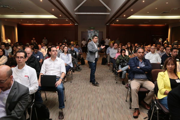 Encuentro de Proveedores y contratistas 2018.
Encuentro de Proveedores y contratistas 2018.
Fecha: 13 Abril 2018
Para descargar esta fotografía en alta resolución, haga clic sobre la imagen hasta que la misma se despliegue en la pantalla completa; luego dé clic derecho y elija la opción "guardar imagen como". 
En caso de publicación por cualquier medio, solicitamos acompañarla del crédito: "Foto EPM"
Palabras clave: Encuentro Proveedores contratistas 2018