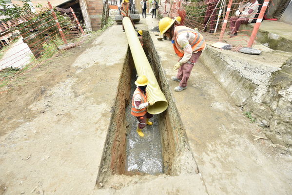 proyecto  Saneamiento Valle  Aburrá
proyecto de saneamiento Valle de Aburrá
Abril 19 2018
Para descargar esta fotografía en alta resolución, haga clic sobre la imagen hasta que la misma se despliegue en la pantalla completa; luego dé clic derecho y elija la opción "guardar imagen como". 
En caso de publicación por cualquier medio, solicitamos acompañarla del crédito: "Foto EPM"
Palabras clave: proyecto  Saneamiento Valle  Aburrá