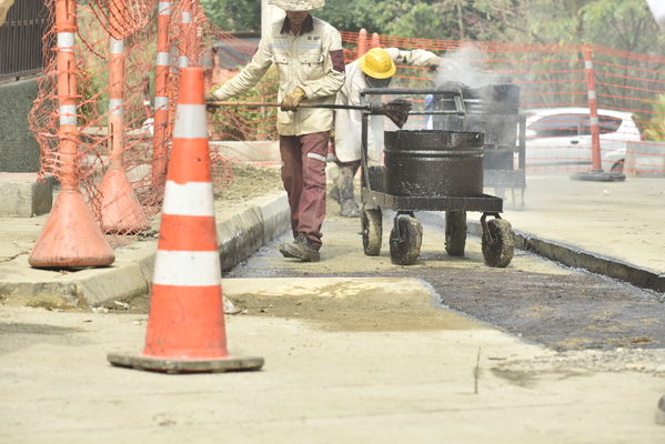 proyecto de saneamiento Valle de Aburrá
proyecto de saneamiento Valle de Aburrá
Abril 19 2018
Para descargar esta fotografía en alta resolución, haga clic sobre la imagen hasta que la misma se despliegue en la pantalla completa; luego dé clic derecho y elija la opción "guardar imagen como". 
En caso de publicación por cualquier medio, solicitamos acompañarla del crédito: "Foto EPM"
Palabras clave: proyecto de saneamiento Valle de Aburrá