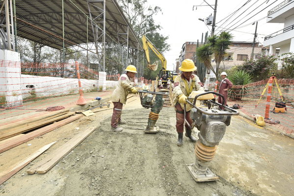 proyecto de saneamiento Valle de Aburrá
proyecto de saneamiento Valle de Aburrá
Abril 19 2018
Para descargar esta fotografía en alta resolución, haga clic sobre la imagen hasta que la misma se despliegue en la pantalla completa; luego dé clic derecho y elija la opción "guardar imagen como". 
En caso de publicación por cualquier medio, solicitamos acompañarla del crédito: "Foto EPM"
Palabras clave: proyecto de saneamiento Valle de Aburrá
