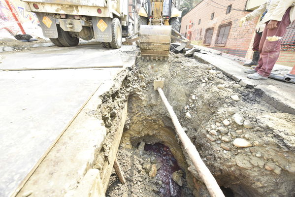 proyecto de saneamiento Valle de Aburrá
proyecto de saneamiento Valle de Aburrá
Abril 19 2018
Para descargar esta fotografía en alta resolución, haga clic sobre la imagen hasta que la misma se despliegue en la pantalla completa; luego dé clic derecho y elija la opción "guardar imagen como". 
En caso de publicación por cualquier medio, solicitamos acompañarla del crédito: "Foto EPM"
Palabras clave: proyecto de saneamiento Valle de Aburrá