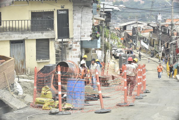proyecto de saneamiento Valle de Aburrá
proyecto de saneamiento Valle de Aburrá
Abril 19 2018
Para descargar esta fotografía en alta resolución, haga clic sobre la imagen hasta que la misma se despliegue en la pantalla completa; luego dé clic derecho y elija la opción "guardar imagen como". 
En caso de publicación por cualquier medio, solicitamos acompañarla del crédito: "Foto EPM"
Palabras clave: proyecto de saneamiento Valle de Aburrá