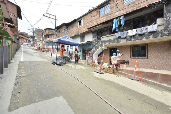 proyecto de saneamiento Valle de Aburrá
proyecto de saneamiento Valle de Aburrá
Abril 19 2018
Para descargar esta fotografía en alta resolución, haga clic sobre la imagen hasta que la misma se despliegue en la pantalla completa; luego dé clic derecho y elija la opción "guardar imagen como". 
En caso de publicación por cualquier medio, solicitamos acompañarla del crédito: "Foto EPM"
Palabras clave: proyecto de saneamiento Valle de Aburrá