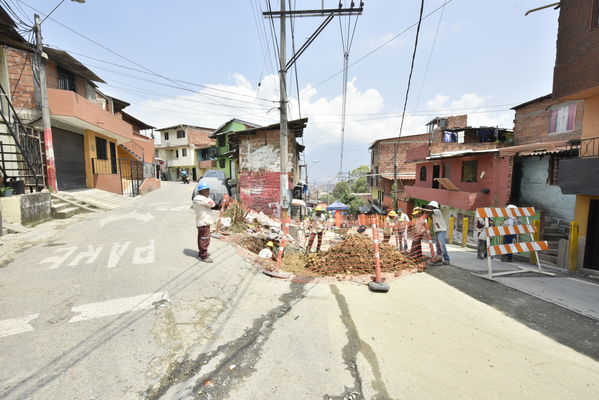 proyecto de saneamiento Valle de Aburrá
proyecto de saneamiento Valle de Aburrá
Abril 19 2018
Para descargar esta fotografía en alta resolución, haga clic sobre la imagen hasta que la misma se despliegue en la pantalla completa; luego dé clic derecho y elija la opción "guardar imagen como". 
En caso de publicación por cualquier medio, solicitamos acompañarla del crédito: "Foto EPM"
Palabras clave: proyecto de saneamiento Valle de Aburrá