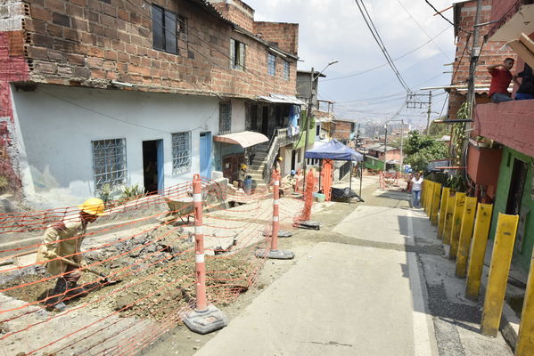 proyecto de saneamiento Valle de Aburrá
proyecto de saneamiento Valle de Aburrá
Abril 19 2018
Para descargar esta fotografía en alta resolución, haga clic sobre la imagen hasta que la misma se despliegue en la pantalla completa; luego dé clic derecho y elija la opción "guardar imagen como". 
En caso de publicación por cualquier medio, solicitamos acompañarla del crédito: "Foto EPM"
Palabras clave: proyecto de saneamiento Valle de Aburrá