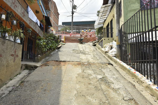 proyecto de saneamiento Valle de Aburrá
proyecto de saneamiento Valle de Aburrá
Abril 19 2018
Para descargar esta fotografía en alta resolución, haga clic sobre la imagen hasta que la misma se despliegue en la pantalla completa; luego dé clic derecho y elija la opción "guardar imagen como". 
En caso de publicación por cualquier medio, solicitamos acompañarla del crédito: "Foto EPM"
Palabras clave: proyecto de saneamiento Valle de Aburrá