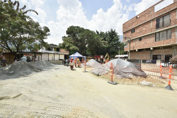 proyecto de saneamiento Valle de Aburrá
proyecto de saneamiento Valle de Aburrá
Abril 19 2018
Para descargar esta fotografía en alta resolución, haga clic sobre la imagen hasta que la misma se despliegue en la pantalla completa; luego dé clic derecho y elija la opción "guardar imagen como". 
En caso de publicación por cualquier medio, solicitamos acompañarla del crédito: "Foto EPM"
Palabras clave: proyecto de saneamiento Valle de Aburrá