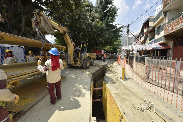 Proyecto de saneamiento Valle de Aburrá
Proyecto de saneamiento Valle de Aburrá
Abril 19 de 2018
Para descargar esta fotografía en alta resolución, haga clic sobre la imagen hasta que la misma se despliegue en la pantalla completa; luego dé clic derecho y elija la opción "guardar imagen como". 
En caso de publicación por cualquier medio, solicitamos acompañarla del crédito: "Foto EPM"
Palabras clave: Proyecto de saneamiento Valle de Aburrá
