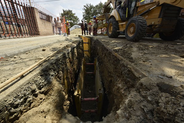 Proyecto de saneamiento Valle de Aburrá
Proyecto de saneamiento Valle de Aburrá
Abril 19 de 2018
Para descargar esta fotografía en alta resolución, haga clic sobre la imagen hasta que la misma se despliegue en la pantalla completa; luego dé clic derecho y elija la opción "guardar imagen como". 
En caso de publicación por cualquier medio, solicitamos acompañarla del crédito: "Foto EPM"
Palabras clave: Proyecto de saneamiento Valle de Aburrá