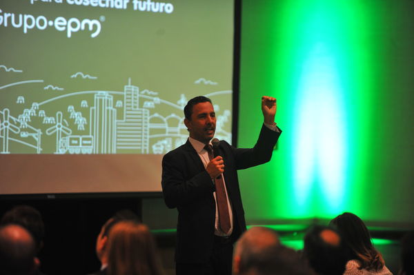 Encuentro inversionistas 2019
Encuentro inversionistas 2019
Fecha: Abril 24 2019.
Para descargar esta fotografía en alta resolución, haga clic sobre la imagen hasta que la misma se despliegue en la pantalla completa; luego dé clic derecho y elija la opción "guardar imagen como". 
En caso de publicación por cualquier medio, solicitamos acompañarla del crédito: "Foto EPM"
Palabras clave: Encuentro inversionistas 2019