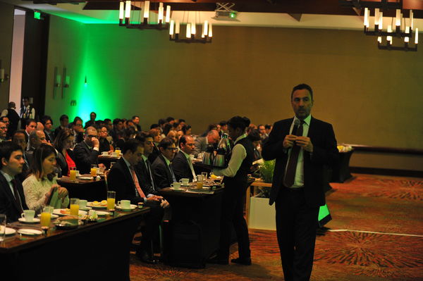 Encuentro inversionistas 2019
Encuentro inversionistas 2019
Fecha: Abril 24 2019.
Para descargar esta fotografía en alta resolución, haga clic sobre la imagen hasta que la misma se despliegue en la pantalla completa; luego dé clic derecho y elija la opción "guardar imagen como". 
En caso de publicación por cualquier medio, solicitamos acompañarla del crédito: "Foto EPM"
Palabras clave: Encuentro inversionistas 2019