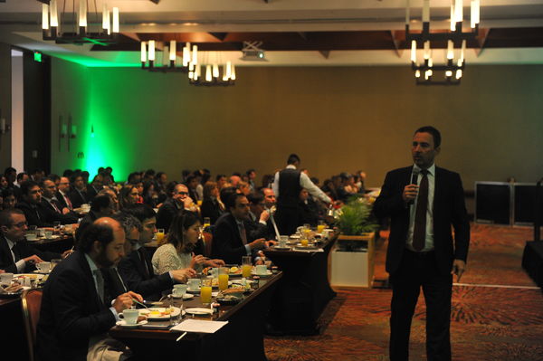 Encuentro inversionistas 2019
Encuentro inversionistas 2019
Fecha: Abril 24 2019.
Para descargar esta fotografía en alta resolución, haga clic sobre la imagen hasta que la misma se despliegue en la pantalla completa; luego dé clic derecho y elija la opción "guardar imagen como". 
En caso de publicación por cualquier medio, solicitamos acompañarla del crédito: "Foto EPM"
Palabras clave: Encuentro inversionistas 2019