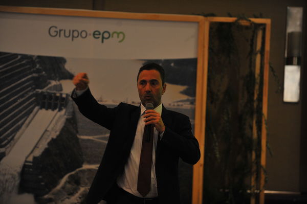 Encuentro inversionistas 2019
Encuentro inversionistas 2019
Fecha: Abril 24 2019.
Para descargar esta fotografía en alta resolución, haga clic sobre la imagen hasta que la misma se despliegue en la pantalla completa; luego dé clic derecho y elija la opción "guardar imagen como". 
En caso de publicación por cualquier medio, solicitamos acompañarla del crédito: "Foto EPM"
Palabras clave: Encuentro inversionistas 2019