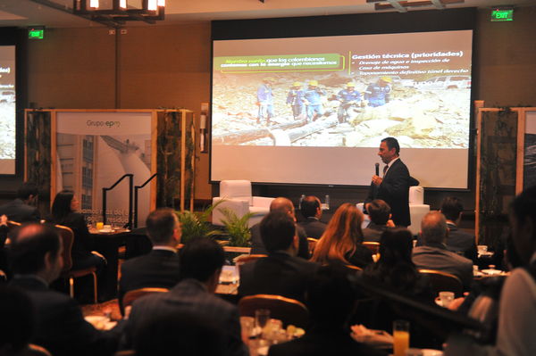 Encuentro inversionistas 2019
Encuentro inversionistas 2019
Fecha: Abril 24 2019.
Para descargar esta fotografía en alta resolución, haga clic sobre la imagen hasta que la misma se despliegue en la pantalla completa; luego dé clic derecho y elija la opción "guardar imagen como". 
En caso de publicación por cualquier medio, solicitamos acompañarla del crédito: "Foto EPM"
Palabras clave: Encuentro inversionistas 2019