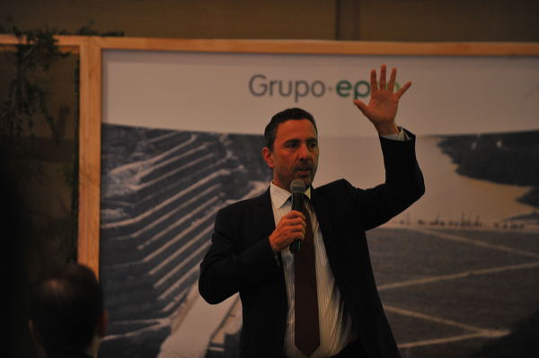 Encuentro inversionistas 2019
Encuentro inversionistas 2019
Fecha: Abril 24 2019.
Para descargar esta fotografía en alta resolución, haga clic sobre la imagen hasta que la misma se despliegue en la pantalla completa; luego dé clic derecho y elija la opción "guardar imagen como". 
En caso de publicación por cualquier medio, solicitamos acompañarla del crédito: "Foto EPM"
Palabras clave: Encuentro inversionistas 2019