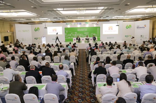 Congreso Naturgas - Panel 
Congreso Naturgas - Panel  
Fecha: Abril 27 de 2015. Lugar: Medellín, Hotel Intercontinental
Para descargar esta fotografía en alta resolución, haga clic sobre la imagen hasta que la misma se despliegue en la pantalla completa; luego dé clic derecho y elija la opción "guardar imagen como". 
En caso de publicación por cualquier medio, solicitamos acompañarla del crédito: "Foto EPM"
Palabras clave: Congreso Naturgas Panel