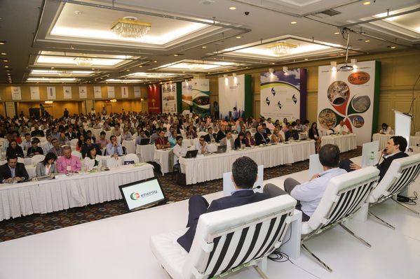Congreso Naturgas - Panel 
Congreso Naturgas - Panel  
Fecha: Abril 27 de 2015. Lugar: Medellín, Hotel Intercontinental
Para descargar esta fotografía en alta resolución, haga clic sobre la imagen hasta que la misma se despliegue en la pantalla completa; luego dé clic derecho y elija la opción "guardar imagen como". 
En caso de publicación por cualquier medio, solicitamos acompañarla del crédito: "Foto EPM"
Palabras clave: Congreso Naturgas Panel
